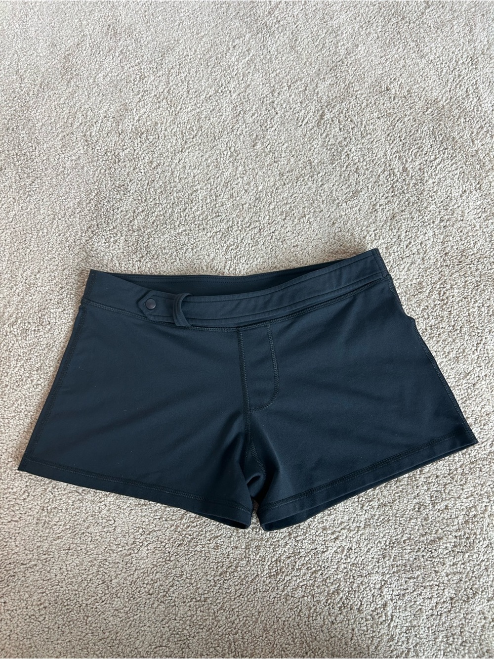 Lululemon Athletica Black Retro Low Rise Short Shorts Sz 10 Workout Gym Runnin - Picture 2 of 9